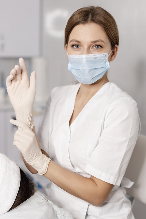 cosmetology-doctor-mask (1)